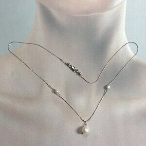Sterling Silver Chain with Freshwater Pearl Charm.